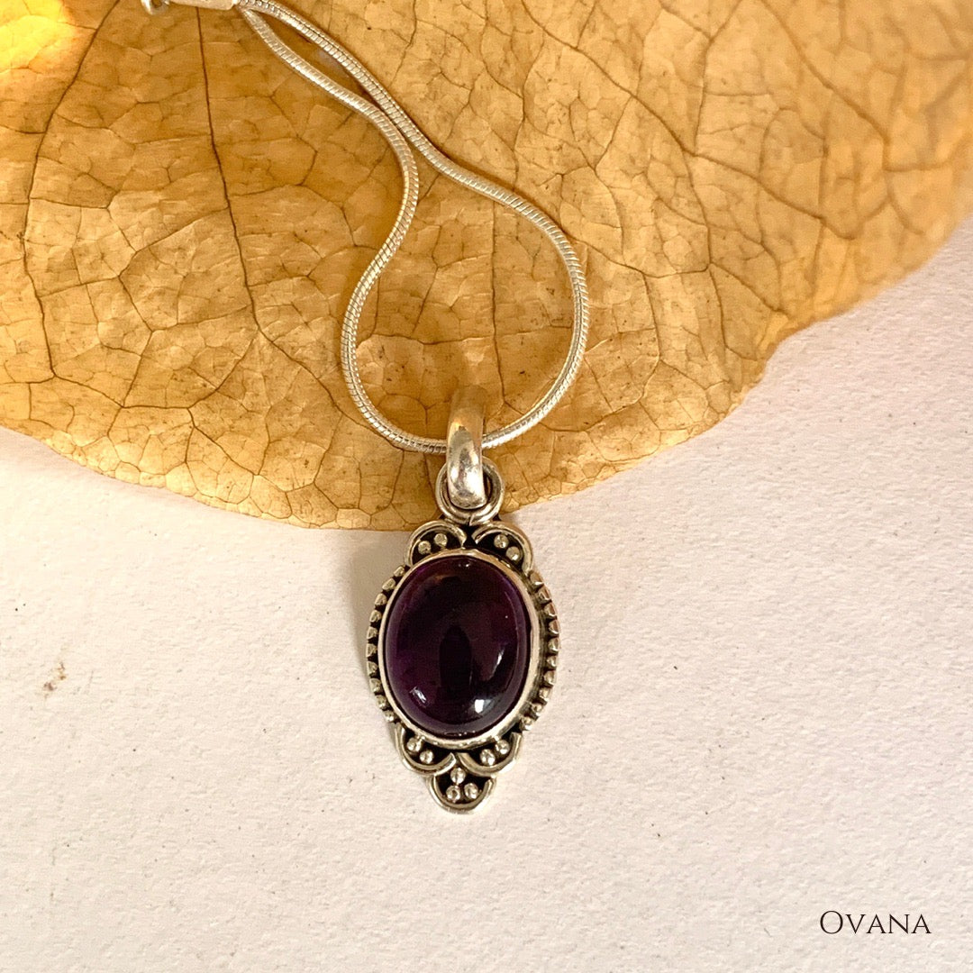 Oval Pendant With Chain