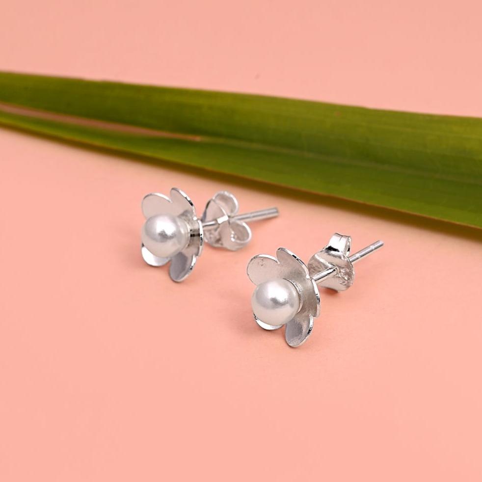 Pearl Floral Stud Earrings