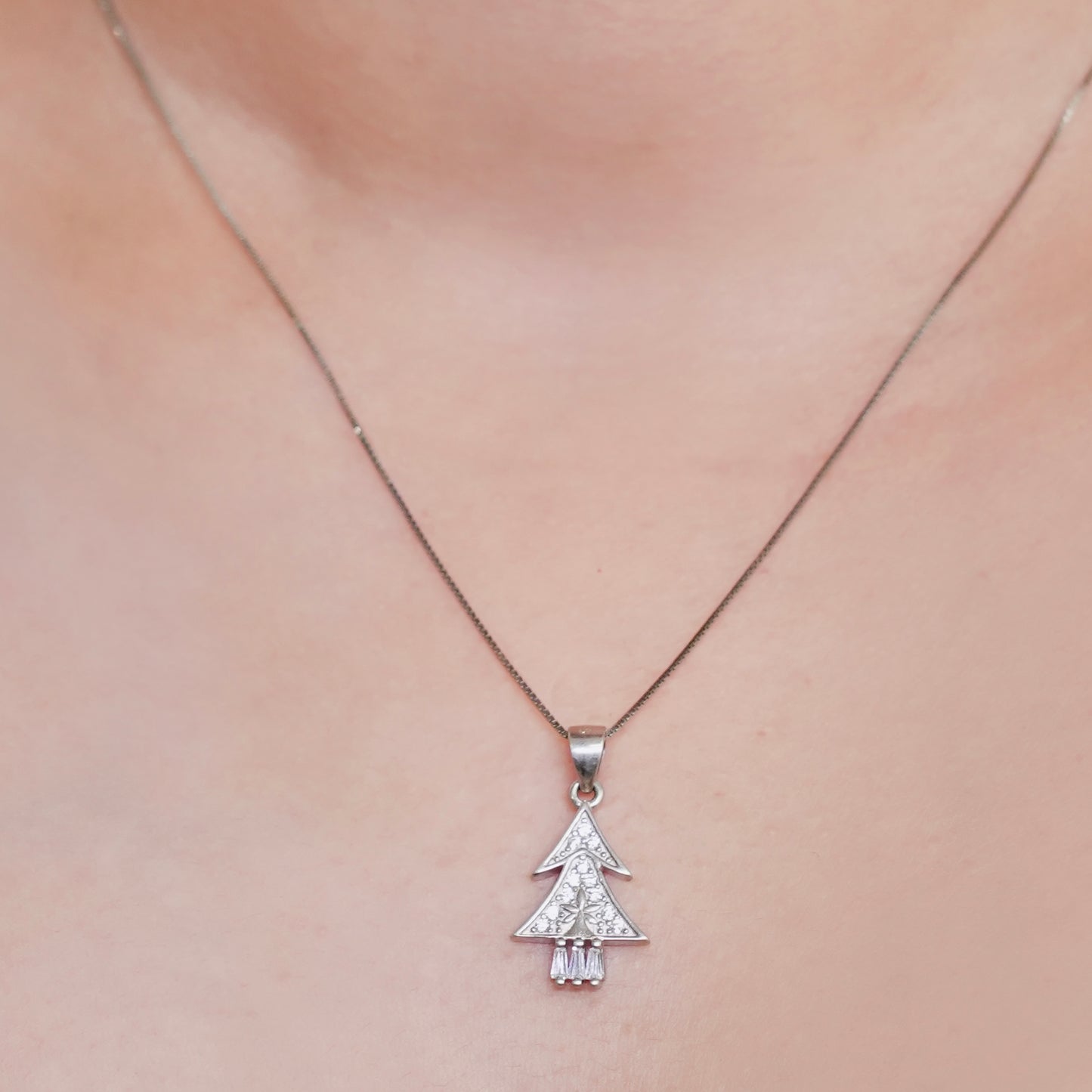 Merry Tree Pendant with chain