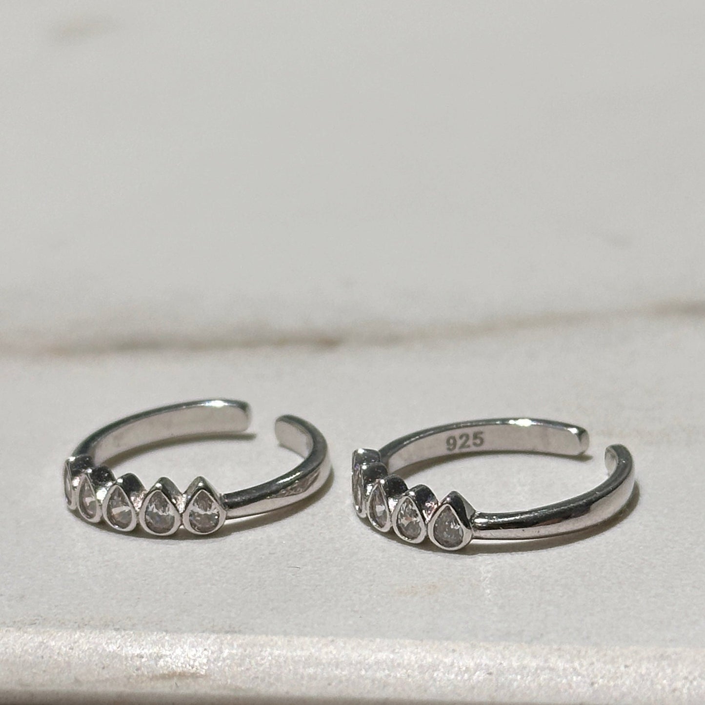 Pear Toe Ring (Single)