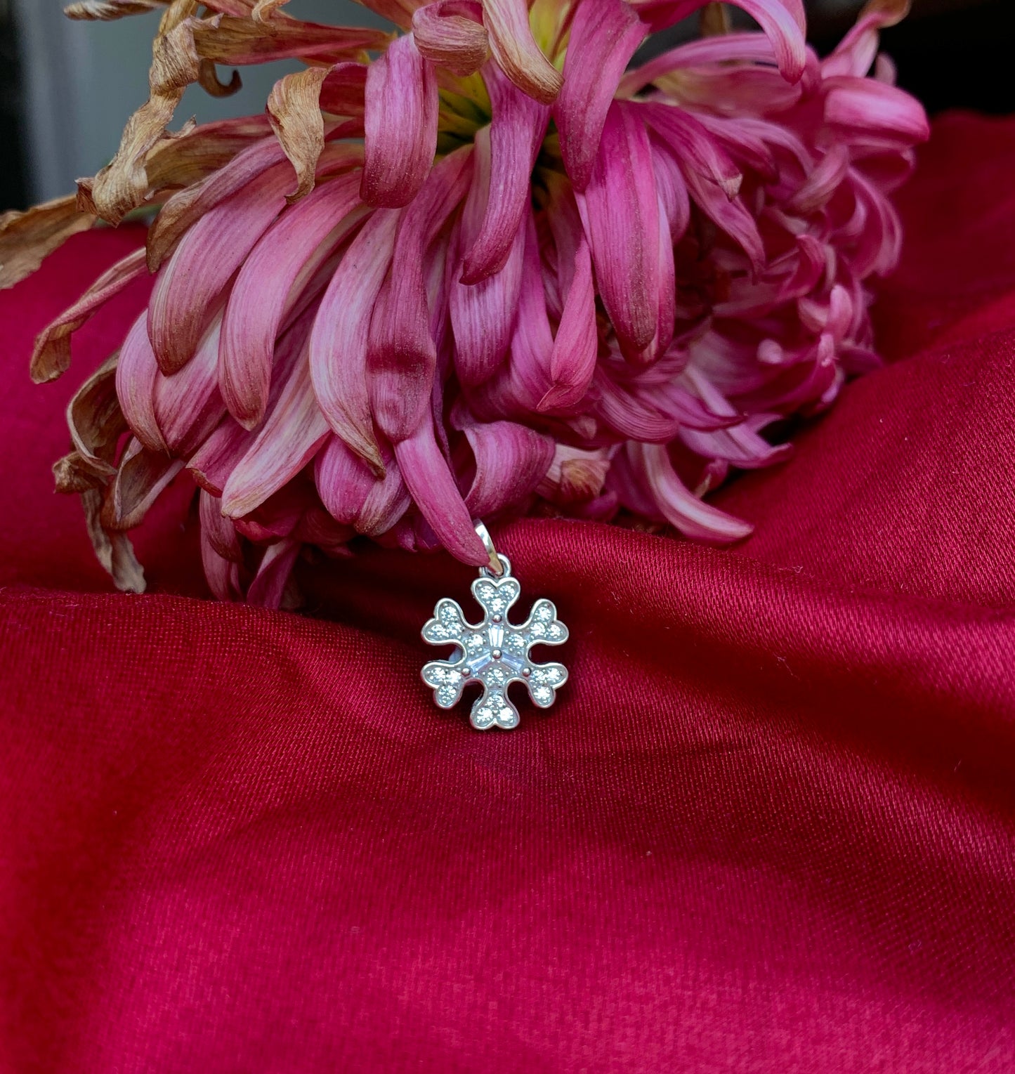 Snowy Star Pendant with Rhodium Chain