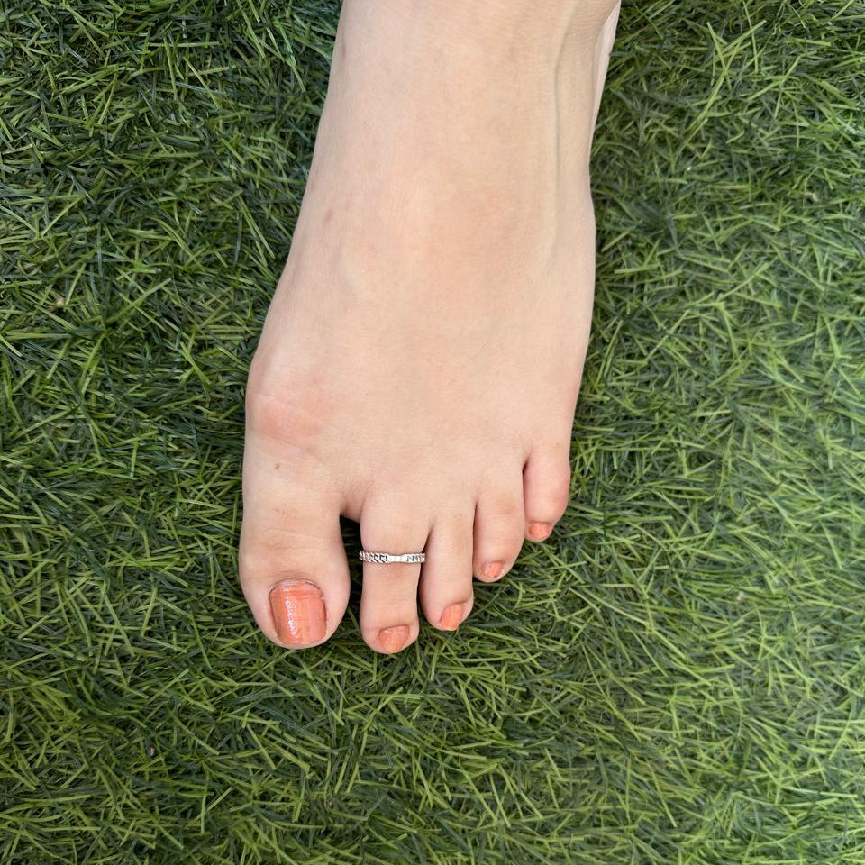 Sleek Toe Ring (Single)