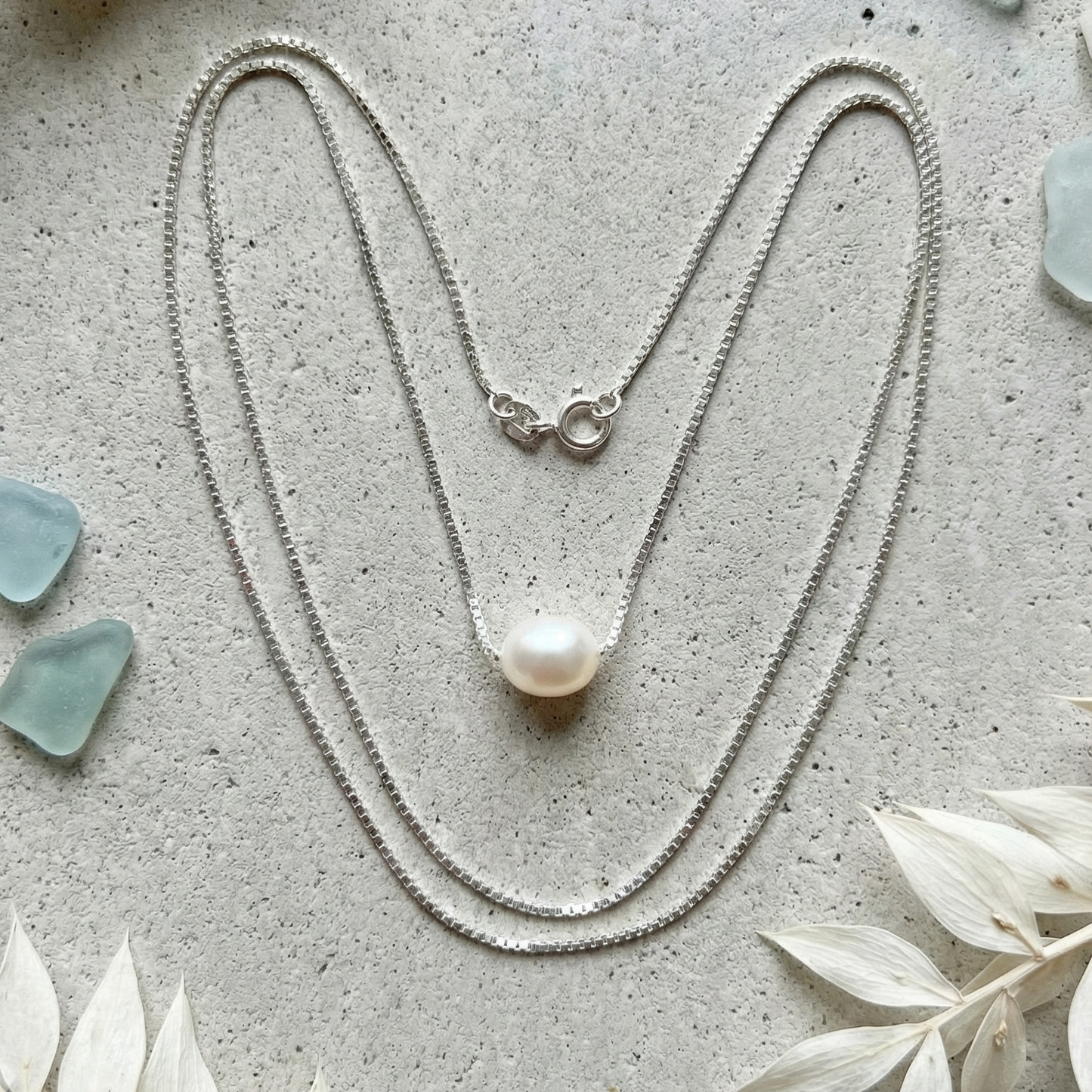 Freshwater Pearl Pendant with Chain